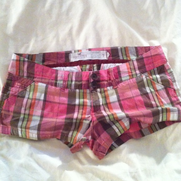 ✂️Sale✂️Pink Plaid Short Shorts Small Hollister