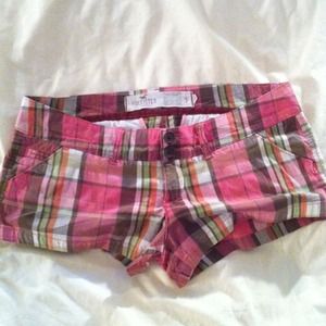 ✂️Sale✂️Pink Plaid Short Shorts Small Hollister