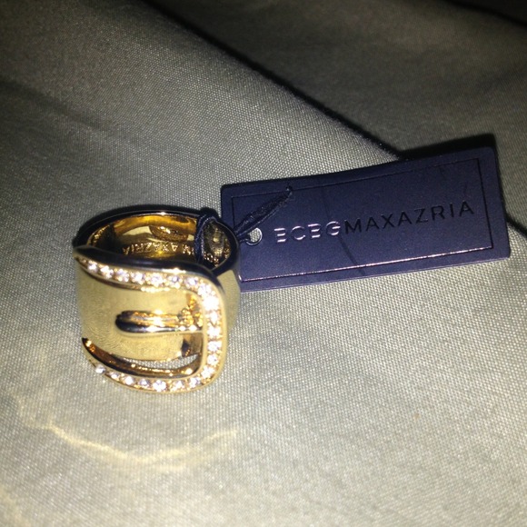 NEW BCBG GOLD BUCKLE RING WITH RHINESTONES SIZE 6