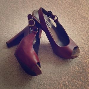 STEVE MADDEN PEEP TOE SLINGBACK HEELS