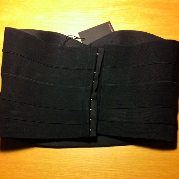 🚫Held nasty gal inspired bandage sweetheart crop - Picture 3 of 4