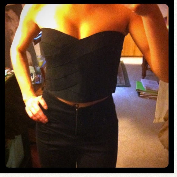 🚫Held nasty gal inspired bandage sweetheart crop - Picture 4 of 4