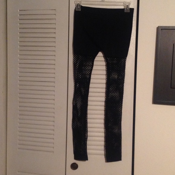 New fishnet leggings black