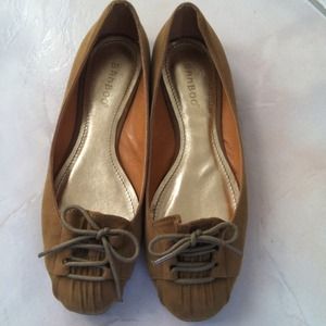 Light brown shoe