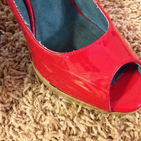 Red peep toes - Picture 3 of 4