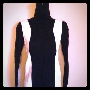Slimming color block turtle neck
