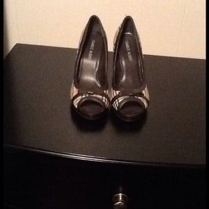 Burberry inspired heels!!! Never been worn!!