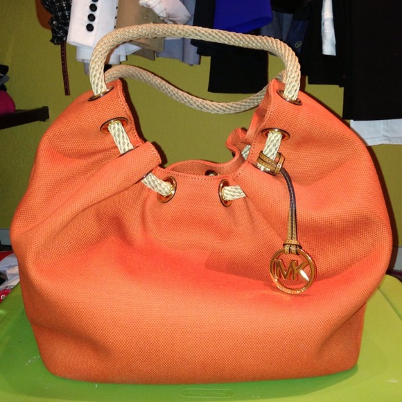 Michael kors tote