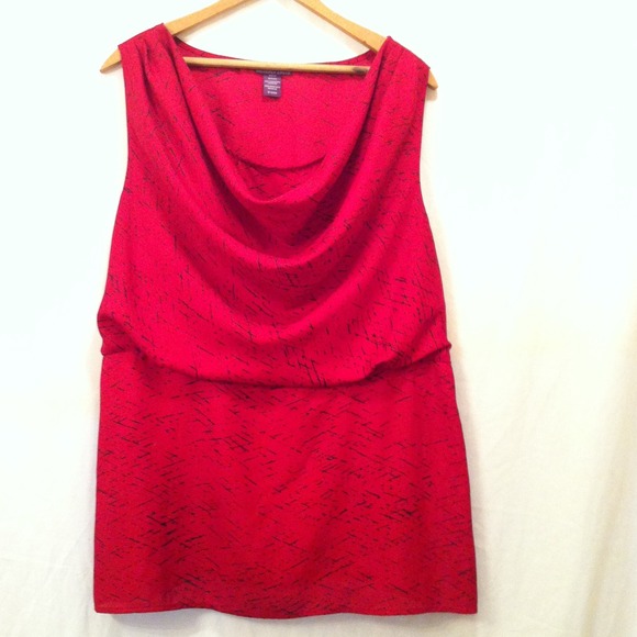 🎉Sale🎉 Red & Black Silky Top XL