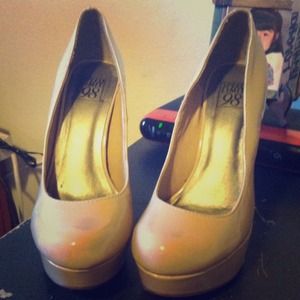 Nude heels!