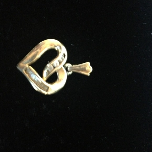 14k gold hearth charm
