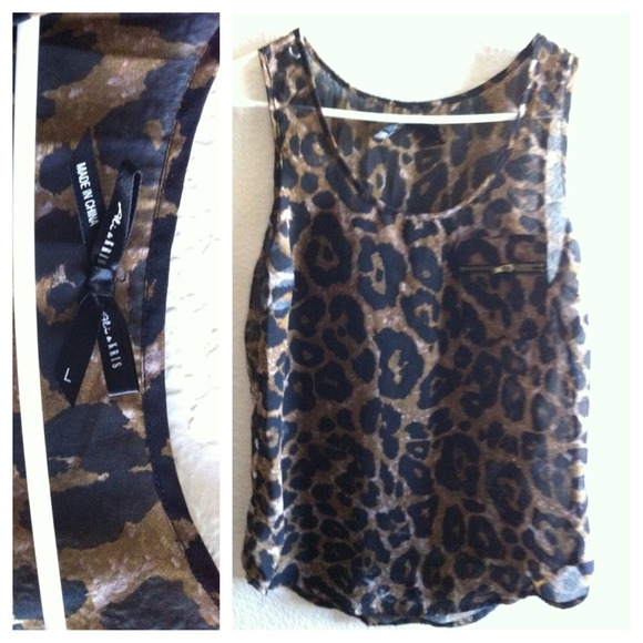 🌀TRADED🌀 Leopard print sleeveless top