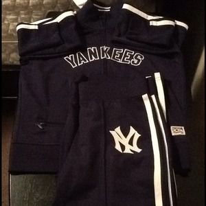 Yankees Official MLB track suit BRAND NEW!!