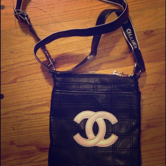 ON HOLD Inspired Chanel quilted cross body bag