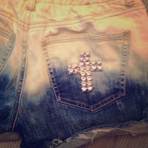 Bundle for @lisaclamon