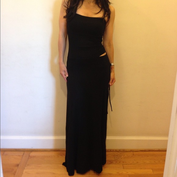 Omg the most beautiful dress with side cut out - Picture 2 of 4