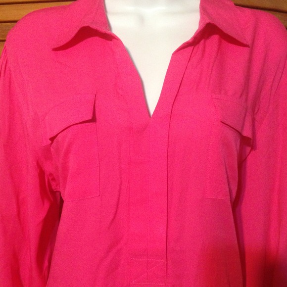 🔴Sold in bundle🔴NWT, Beautiful thin long  Top - Picture 2 of 4
