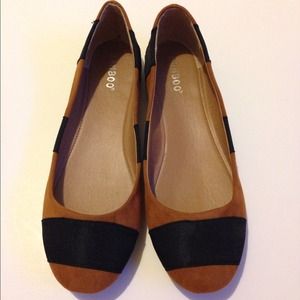 Cute flat black/brown shoe😍