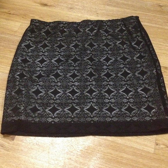 ❌❌SOLD❌❌Black over White Lace Skirt