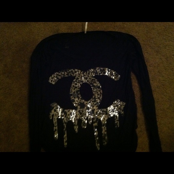 Beautiful Chanel Logo Shirt