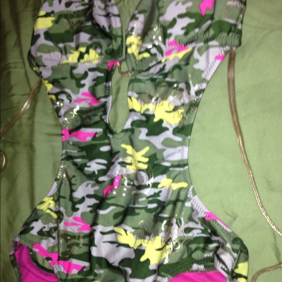 Bathing suit