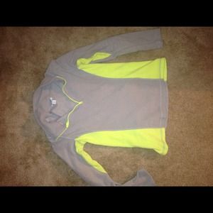 Like New! Gray/neon green Old Navy pullover fleece