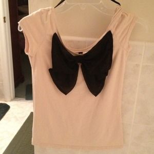 Big bow t-shirt!