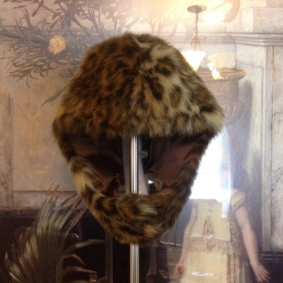 HOST PICK! Desirable Bootzwalla Fox Hat - Picture 2 of 4