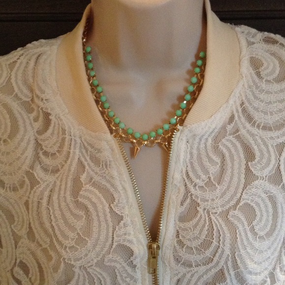 💢Sold in bundle💢Lace jacket 🌟Host Pick🌟 - Picture 2 of 4