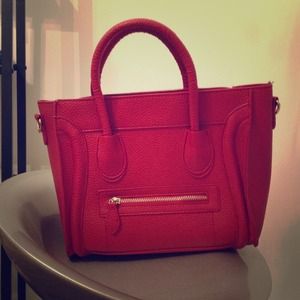 Beautiful red purse. Barely used.Perfect condition