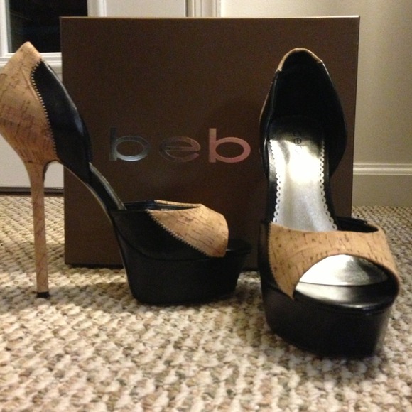 ❗️REDUCED❗️Black and cork bebe heels