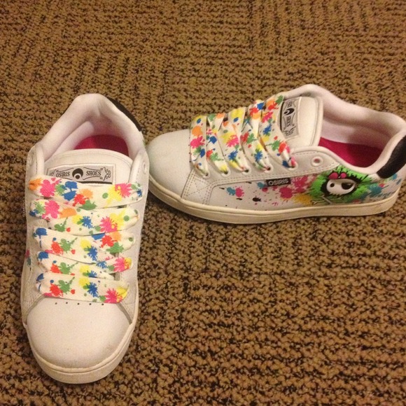 On hold! Paint splatter shoes