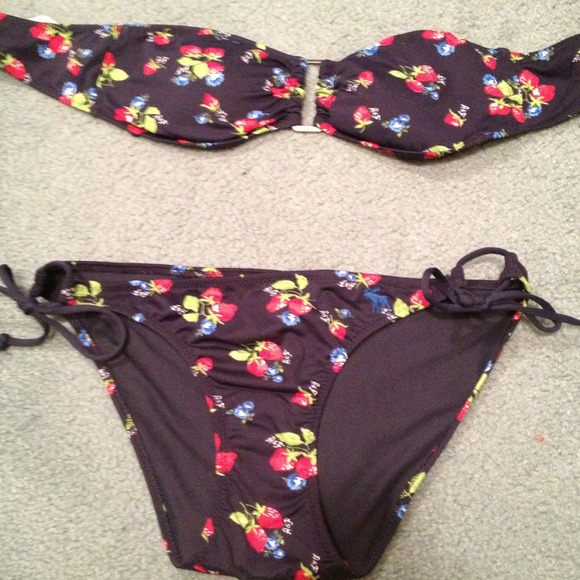 Abercrombie and Fitch bathing suit set - Picture 1 of 1