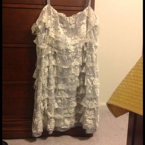 Grey and creme dress w/ flowers & ruffles size 3x