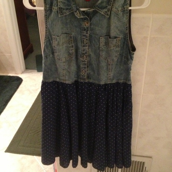 Country style dress - Picture 1 of 2