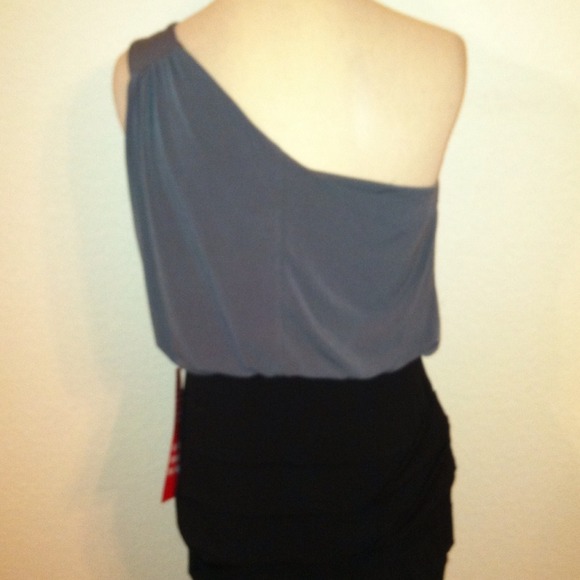 *NWT* One Shoulder Color Block Dress with ruching - Picture 2 of 4