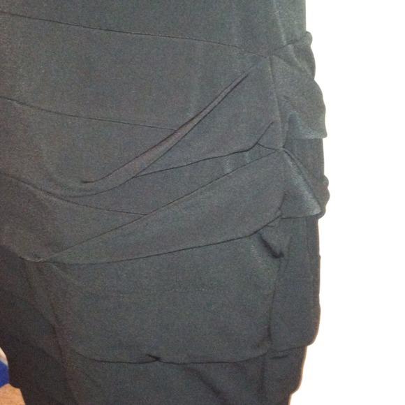 *NWT* One Shoulder Color Block Dress with ruching - Picture 3 of 4