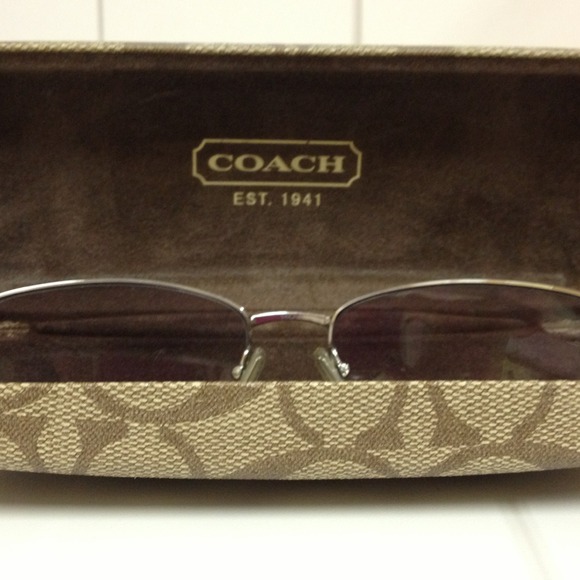 Coach Sunglasses with Original Case - Picture 4 of 4