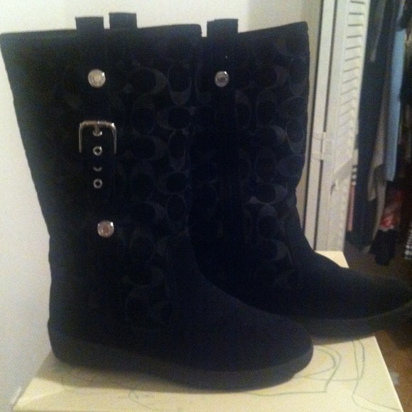 NIB coach boots.....NO TRADES.....