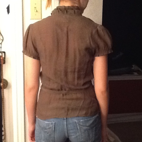 Cute brown top - Picture 2 of 4