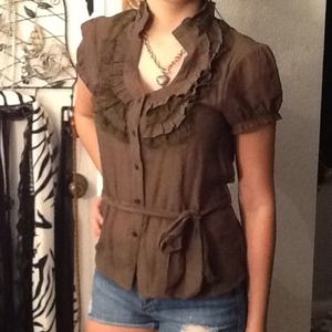 Cute brown top