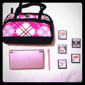 🚫TRADED🚫 Light Pink Nintendo DS Lite