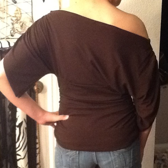 Cute brown off the shoulder top - Picture 2 of 2