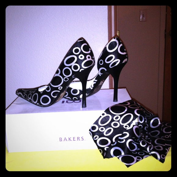 "Janis" heels w matching headband from Bakers
