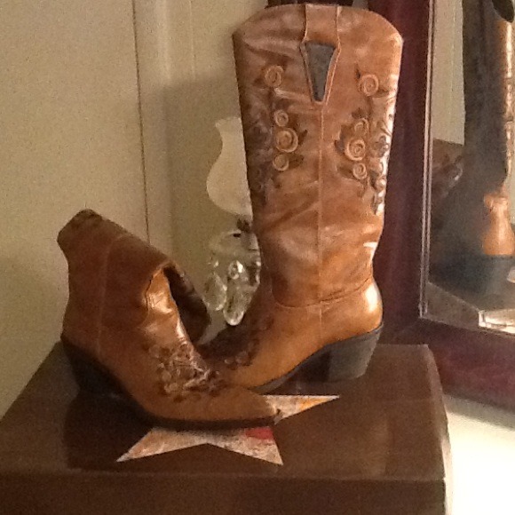 Reduced!!!!   Roper boots