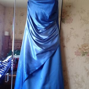 Ball gown/ prom dress