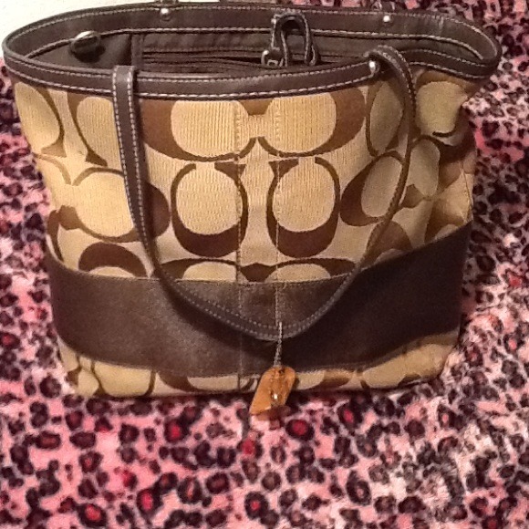 Authentic Coach Purse - Picture 1 of 4