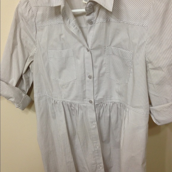 🚩SOLD in bundle button down - Picture 2 of 2