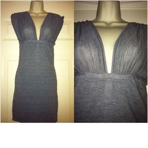 🔥 Gray Bodycon like dress, low cut and fitted!