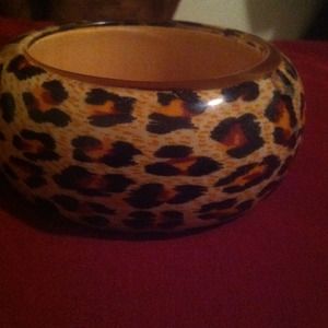 Beautiful cheetah bracelet !